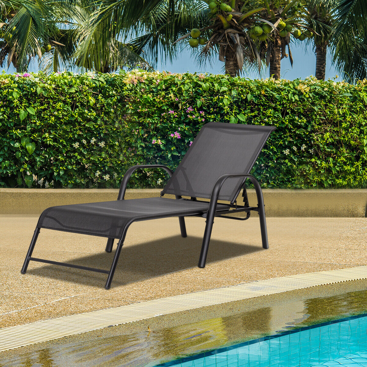 2 Patio Lounge Chairs